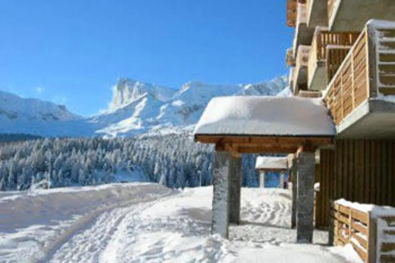 Bright Apartment With Balcony Close To Ski Slopes Le Devoluy 0*,  France
